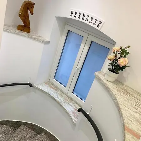 Royal Underground Apartment Belgrade