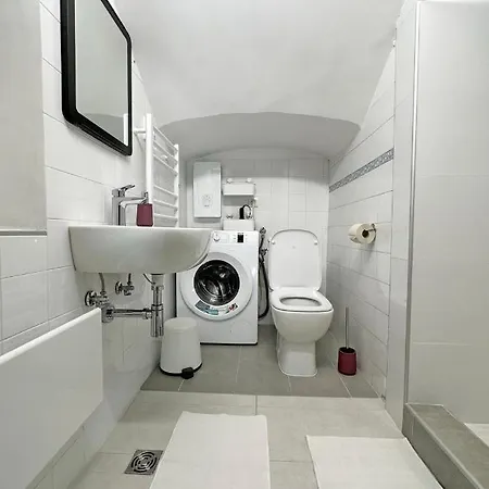 Royal Underground Apartament