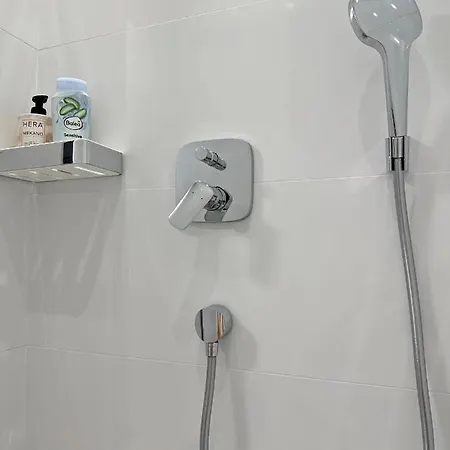 Royal Underground 아파트 *