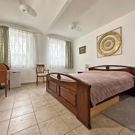 Royal Underground 베오그라드