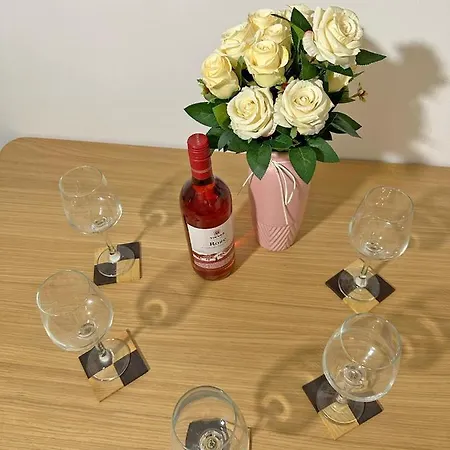 Royal Underground 아파트